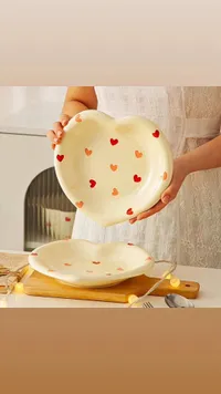 صحن تقديم سيراميك على شكل قلب