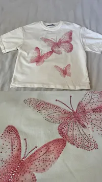 تيشيرت أطفال أبيض برسومات فراشات مرصعة