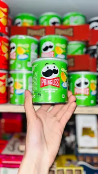 رقائق البطاطس بنكهة الكريمة الحامضة والبصل - برينجلز (Pringles)