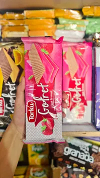 ويفر محشو بكريمة الفراولة - توركو (Torku)
