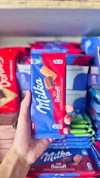 شوكولاتة بالحليب مع بسكويت لوتس بيسكوف - ميلكا (Milka)