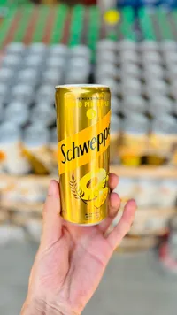 مشروب غازي بنكهة الأناناس الذهبي - شويبس (Schweppes)