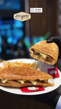 ساندويتش شاورما - مطعم سنابل (Sanabil Restaurant)
