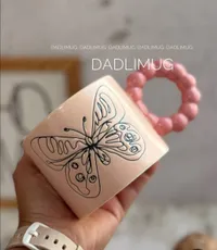 كوب سيراميك بتصميم الفراشة - دادليمغ (Dadlimug)