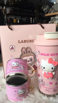 طقم أكواب ومطارة هالو كيتي (Hello Kitty)