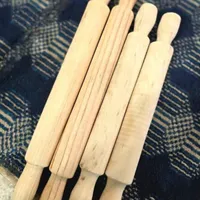 نشابة عجين خشبية للمطبخ