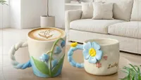 مج سيراميك بتصميم زهور بارزة
