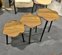 طاولة جانبية بتصميم سحابي