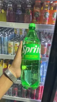 مشروب غازي بنكهة الليمون والليمون الأخضر - سبرايت (Sprite)