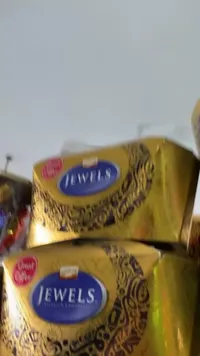 شوكولاتة مشكلة - جولز (Jewels)