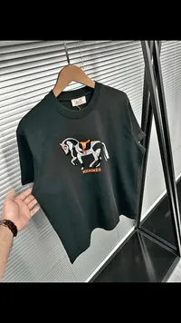 تيشيرت رجالي مطبوع - هيرميس (Hermes)