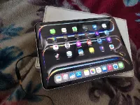 ايباد m4 بطاريه 100 12 شحنه مع كامل الاغراض