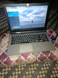 لابتوب بموصفات عالية