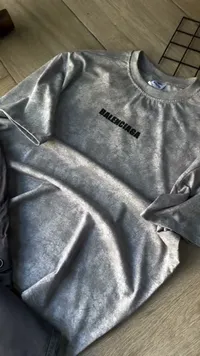 تيشيرت رجالي بتصميم عصري - بالنسياغا (Balenciaga)