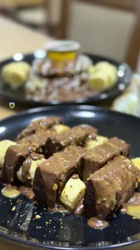 كيك الشوكولاتة بالموز والكراميل
