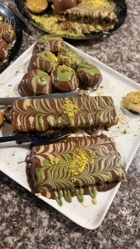 حلويات الشوكولاتة بالفستق