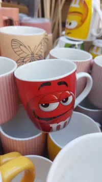 كوب سيراميك بتصميم إم آند إمز - أحمر (M&M's)