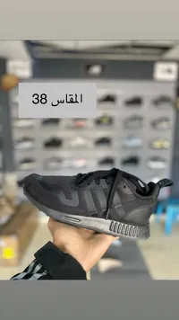 حذاء رياضي نسائي - مقاس 38