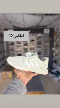 حذاء رياضي أبيض - مقاس 42