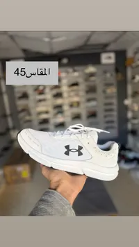 حذاء رياضي أندر أرمور أبيض
