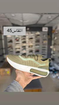 حذاء رياضي رجالي بيج وأبيض