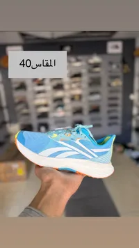 حذاء رياضي أزرق - مقاس 40