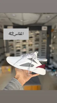 حذاء رياضي رجالي أبيض