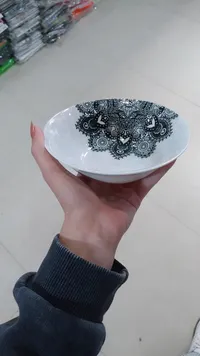 وعاء سيراميك بتصميم ماندالا سوداء