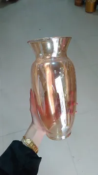 إبريق زجاجي شفاف