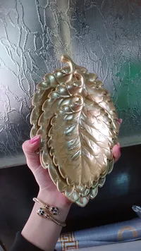 صينية تقديم ورقة ذهبية