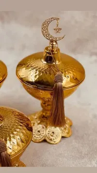 صندوق مجوهرات ذهبي بتصميم إسلامي
