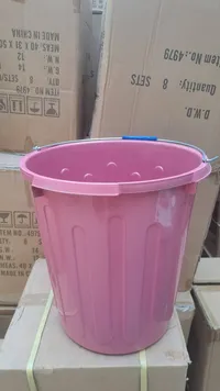 سلة غسيل بلاستيكية وردية - 8 سيلز