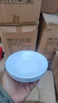 طبق بلاستيك أزرق فاتح