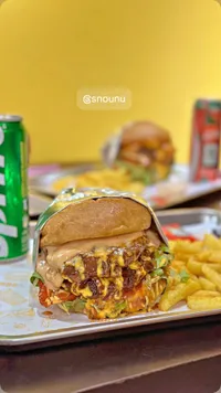 وجبة برجر دبل مع البطاطس - سنونو (Snounu)