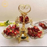 مضيفة ذهبي فاخرة