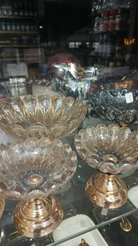 مضيفة ذهبي كريستال