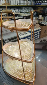 مضيفة قلب ذهبي - 3 طبقات