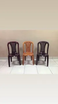 كرسي بلاستيك - موديل كلاسيكي