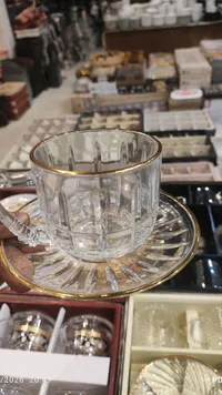كاسة شاي كريستال مع طبق ذهبي