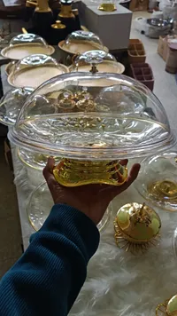 مضيفة معمول زجاجية فاخرة