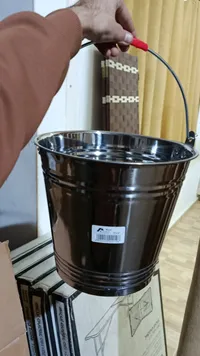 جردل معادن مع مقبض