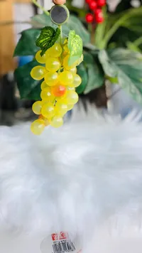 مغناطيس ثلاجة على شكل عنقود عنب