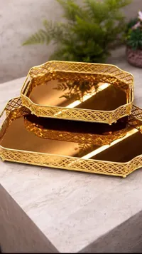 طقم صواني تقديم ذهبية بتصميم شبكي