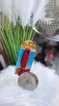 قطاعة بيتزا ستانلس ستيل بمقبض أحمر