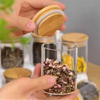 مرطبان زجاجي بغطاء خشبي محكم