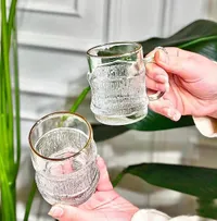 أكواب زجاجية بتصميم خشبي (Glass Cups)