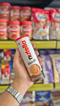 بسكويت محشو بكريمة البندق - نوتيلا (Nutella)