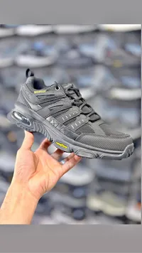 حذاء رياضي شبابي مقاوم للماء - سكيتشرز (Skechers)