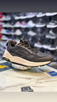 حذاء رياضي شبابي مقاوم للماء - سكيتشرز (Skechers)