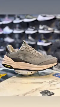 حذاء رياضي شبابي مقاوم للماء - سكيتشرز (Skechers)